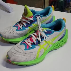 Mens 11.5 ASICS Novablast 2 running shoes in the "White/Safety Yellow"  Great.